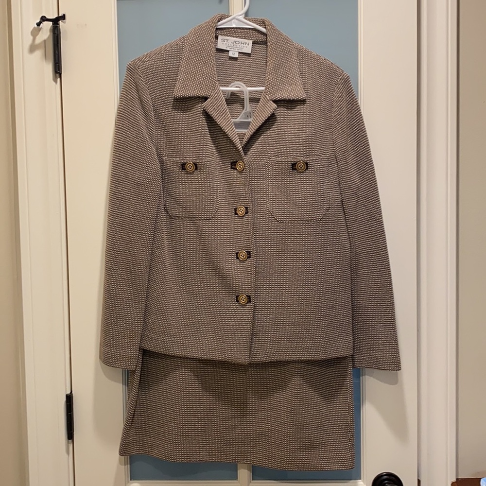St. John Collection Beige Sweater Jacket Skirt Set Sz12